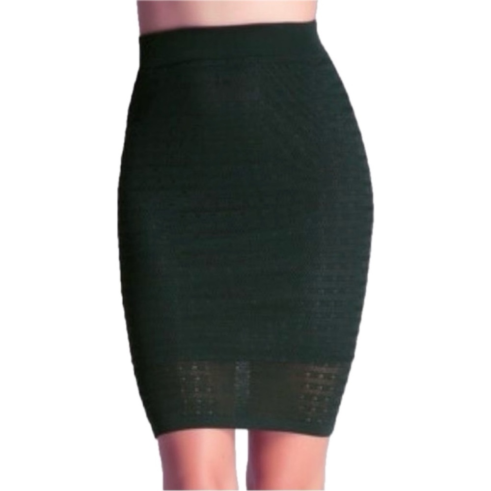 Bebe. Pointelle Midi Skirt. Size Medium 💚